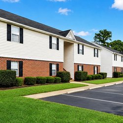 exterior view at Bremen Oaks Apartments