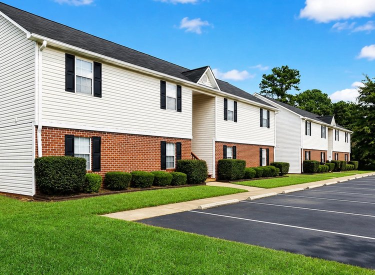 exterior view at Bremen Oaks Apartments